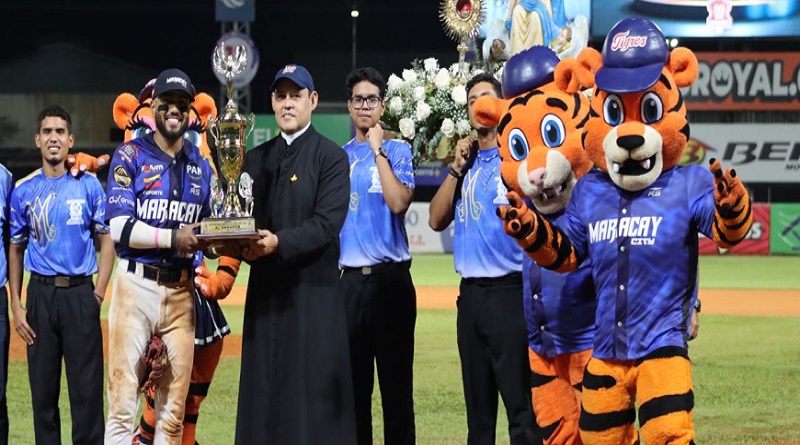 Tigres bateó fuerte para vengarse de Águilas y dividir en el doble juego