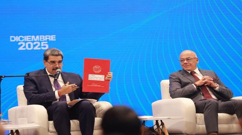 firma Decreto para Protocolo Unificado de Exportaciones No Petroleras