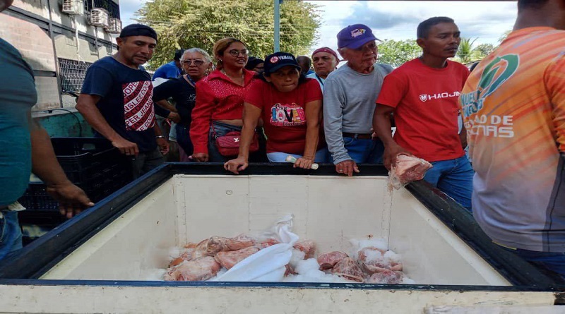 Distribuidas más de 20 toneladas de cerdo en 15 comunas del municipio Atures