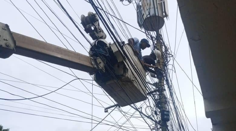 Fortalecen alumbrado público en Macuto a través del 1×10 del Buen Gobierno