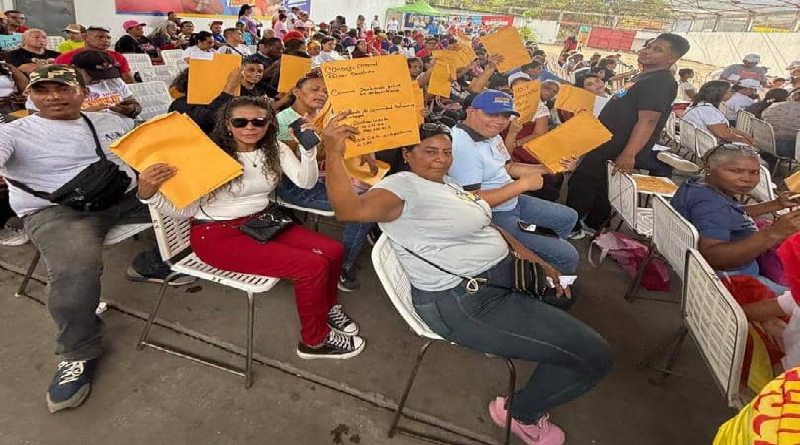 PSUV entrega más de mil actas a Comandos Comunitarios Bolivarianos en Valles del Tuy