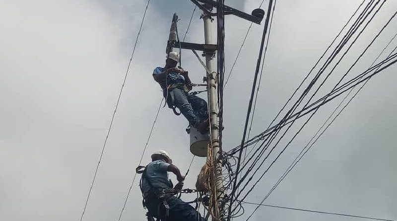 Atendidos más de mil 800 reportes eléctricos a través del 1×10 en La Guaira