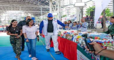 Vicepresidenta: Mientras EE.UU. nos acosa hemos llevado alimentos a 5 millones de familias