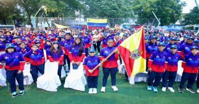 Abanderada delegación que representará a Aragua en los Juegos Comunales